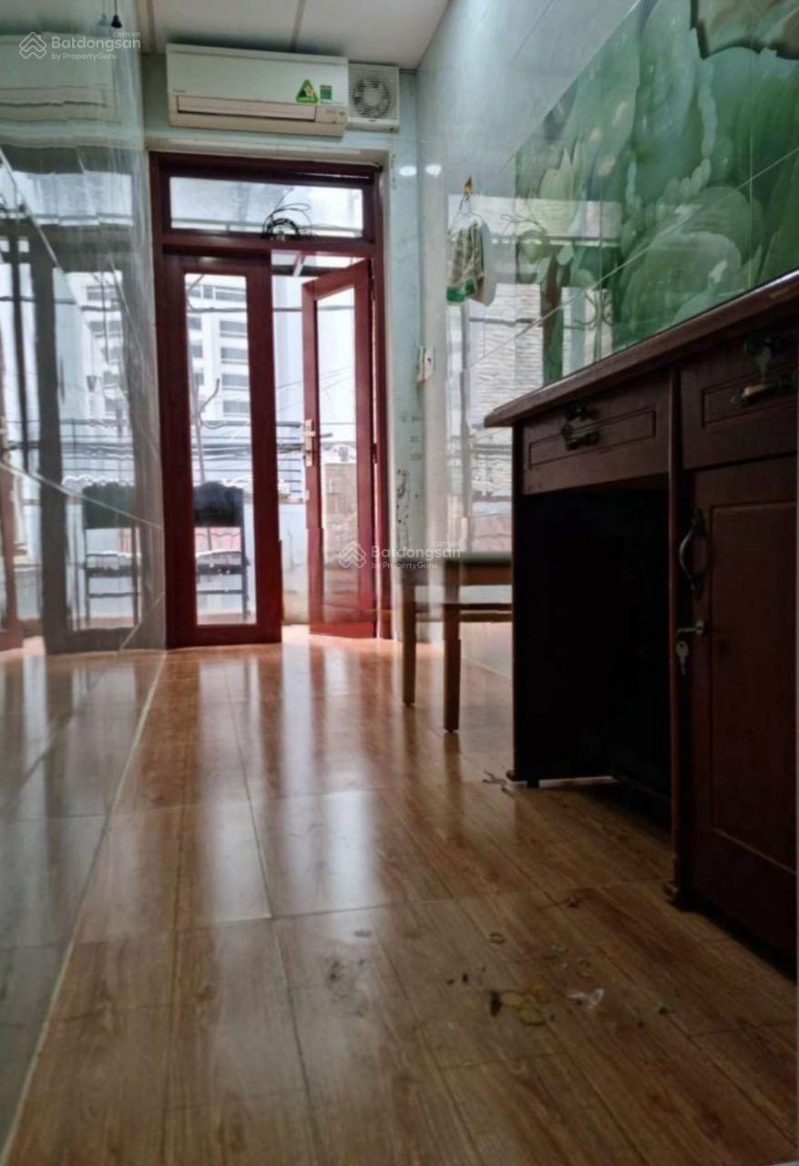 Nhà NC nhỏ - Huỳnh Văn Bánh - thiết kế hợp lý - 2PN 2WC - 7,5 triệu TL - gọi Hằng 0906 656 ***