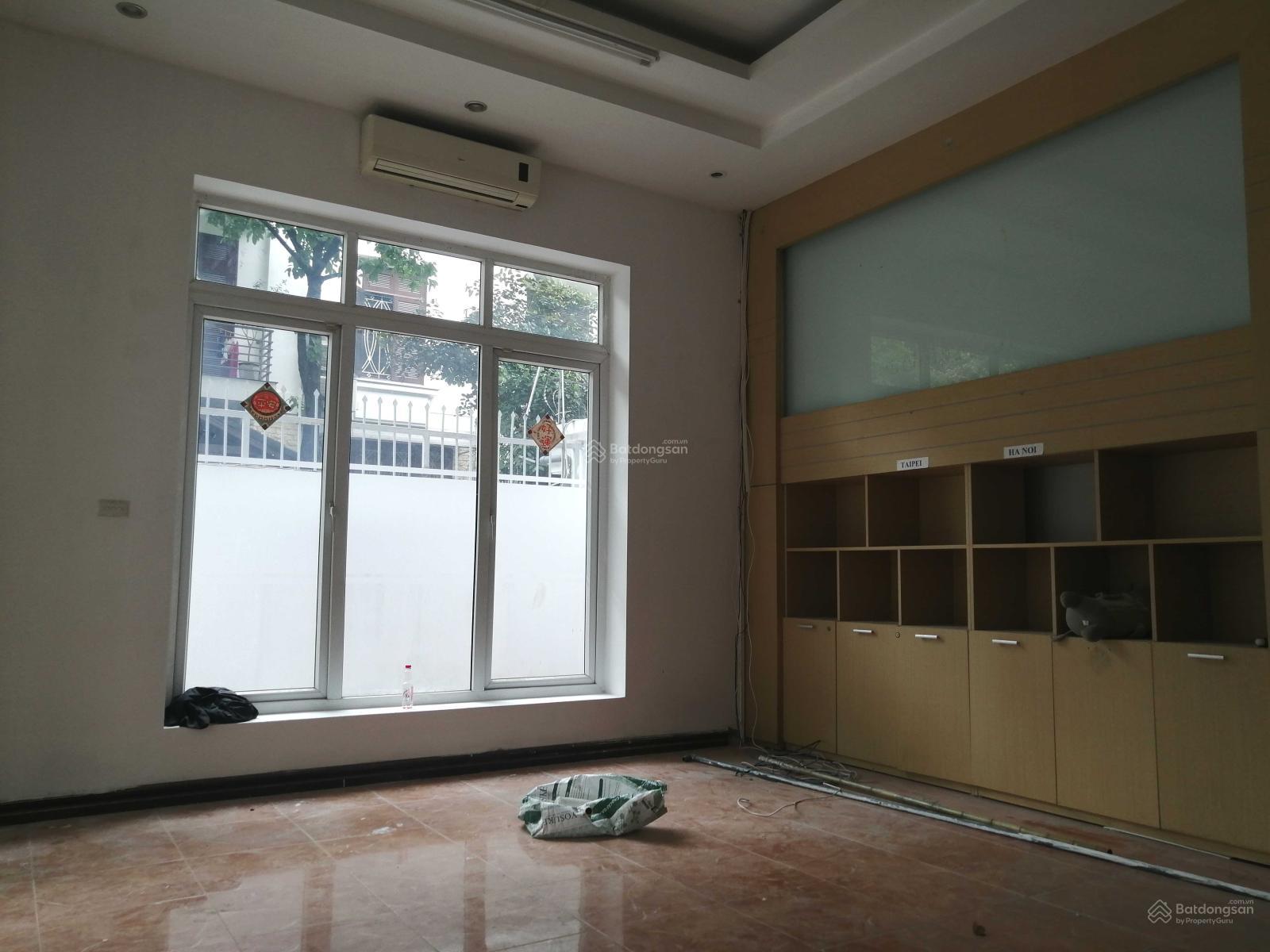 Cho thuê nhà lô góc khu đô thị Mỹ Đình, đường Nguyễn Cơ Thạch, DT 130m2 x 4 tầng, giá 35tr