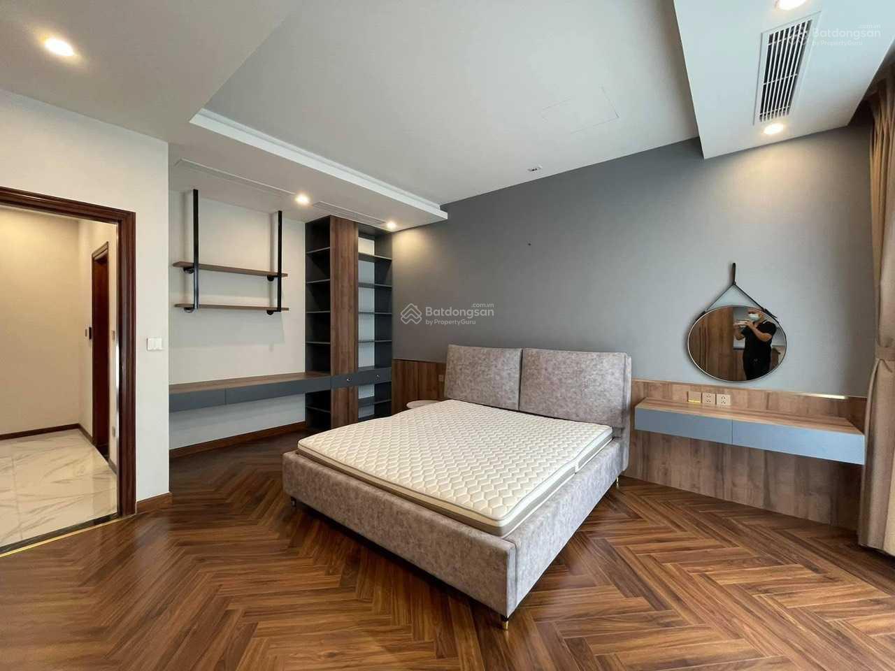 Cho thuê biệt thự song lập 152m2 hoàn thiện full nội thất có thang máy, gần hồ và trường Vin