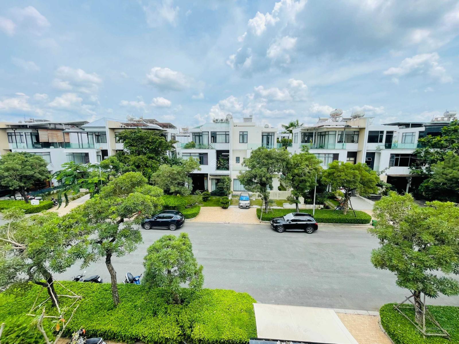 Bán biệt thự Lucasta Khang Điền căn BTSL giá 24,2 tỷ - căn BTĐL giá 42,2 tỷ. LH 0909 121 ***