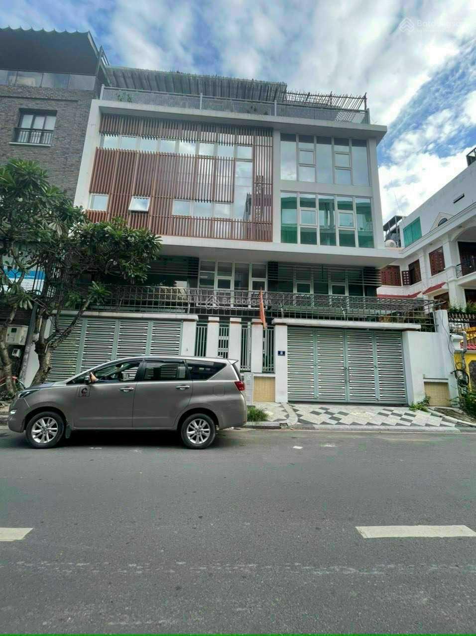 Cần tiền gấp mặt tiền P. Nguyễn Cư Trinh, Quận 1. DT 7,8x19m, KC 6 tầng, HĐ 230tr/tháng, giá 45 tỷ