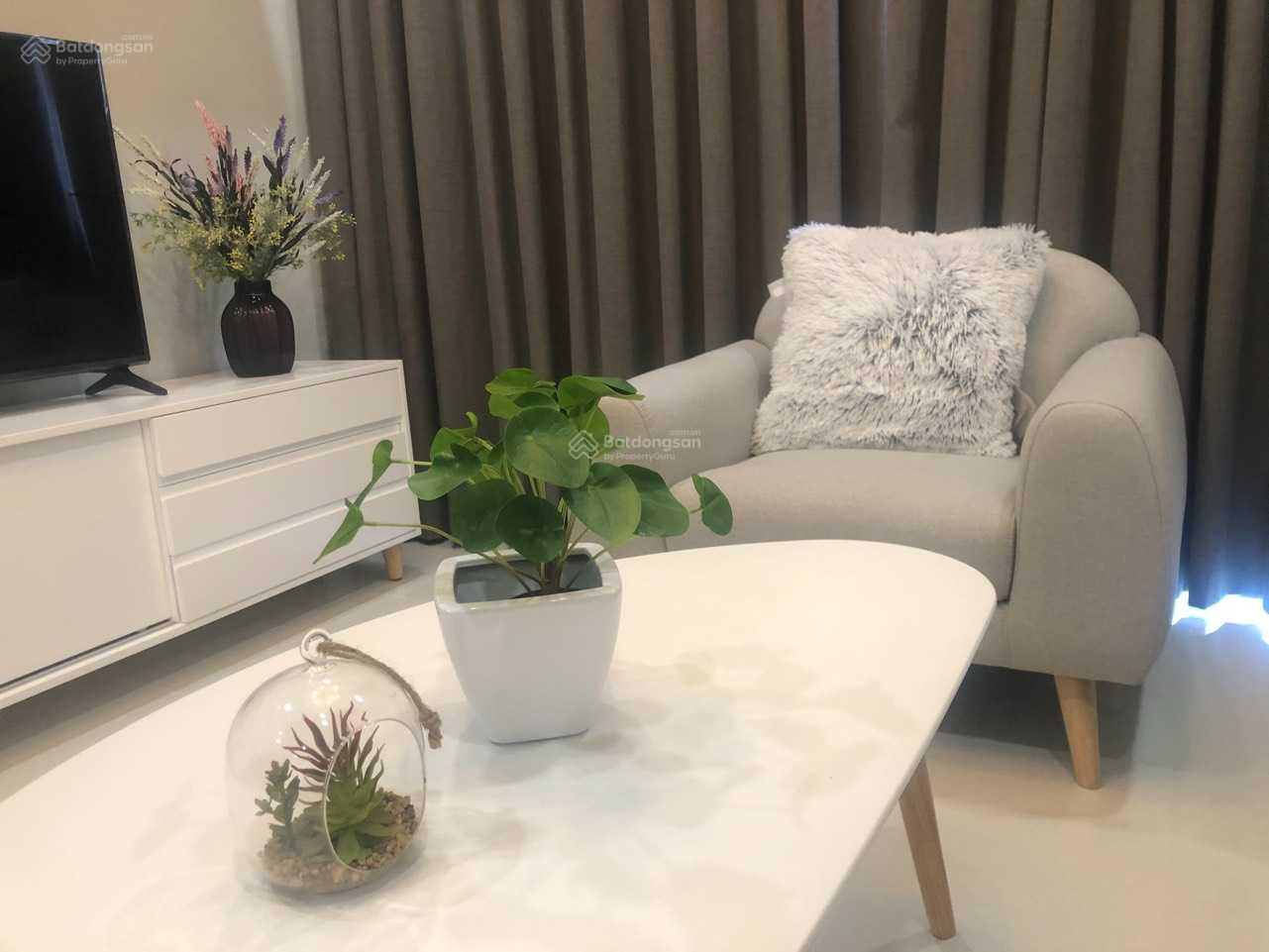 Tin thật 100% - bán gấp Saigon Royal - căn 83m2 - 2PN, 2WC, full đồ. Giá chỉ 6.990tỷ. LH 0941 190 ***