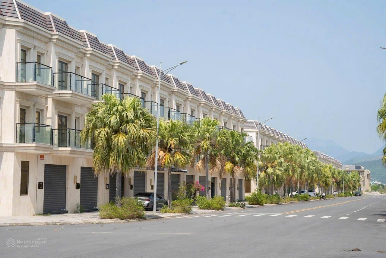 Cần bán lô đất mặt tiền đường 5m5, trục thông 10 toà chung cư, kinh doanh được ngay chỉ 3,6 tỷ
