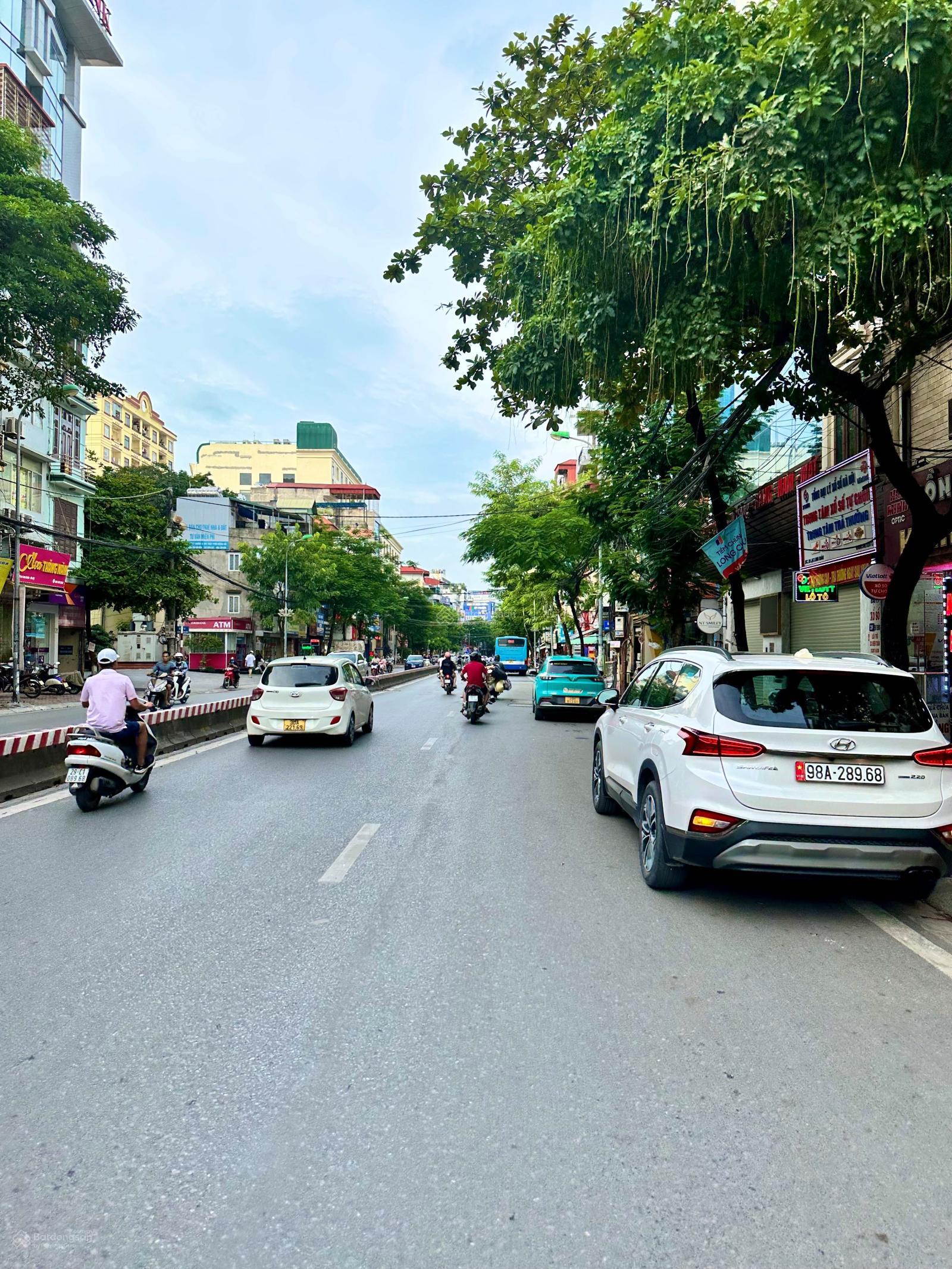 Cần bán nhà mặt phố Lạc Long Quân, Tây Hồ. DT 55m2 x 7T, MT 4,2m. Vị trí đẹp nhất phố, KD sầm uất Cần bán nhà mặt phố Lạc Long Quân, Tây Hồ. DT 55m2 x 7T, MT 4,2m. Vị trí đẹp nhất phố, KD sầm uất