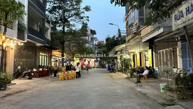 Mặt đường Đào Nhuận, diện tích 90m2 ngang 4.5m vị trí cực đẹp