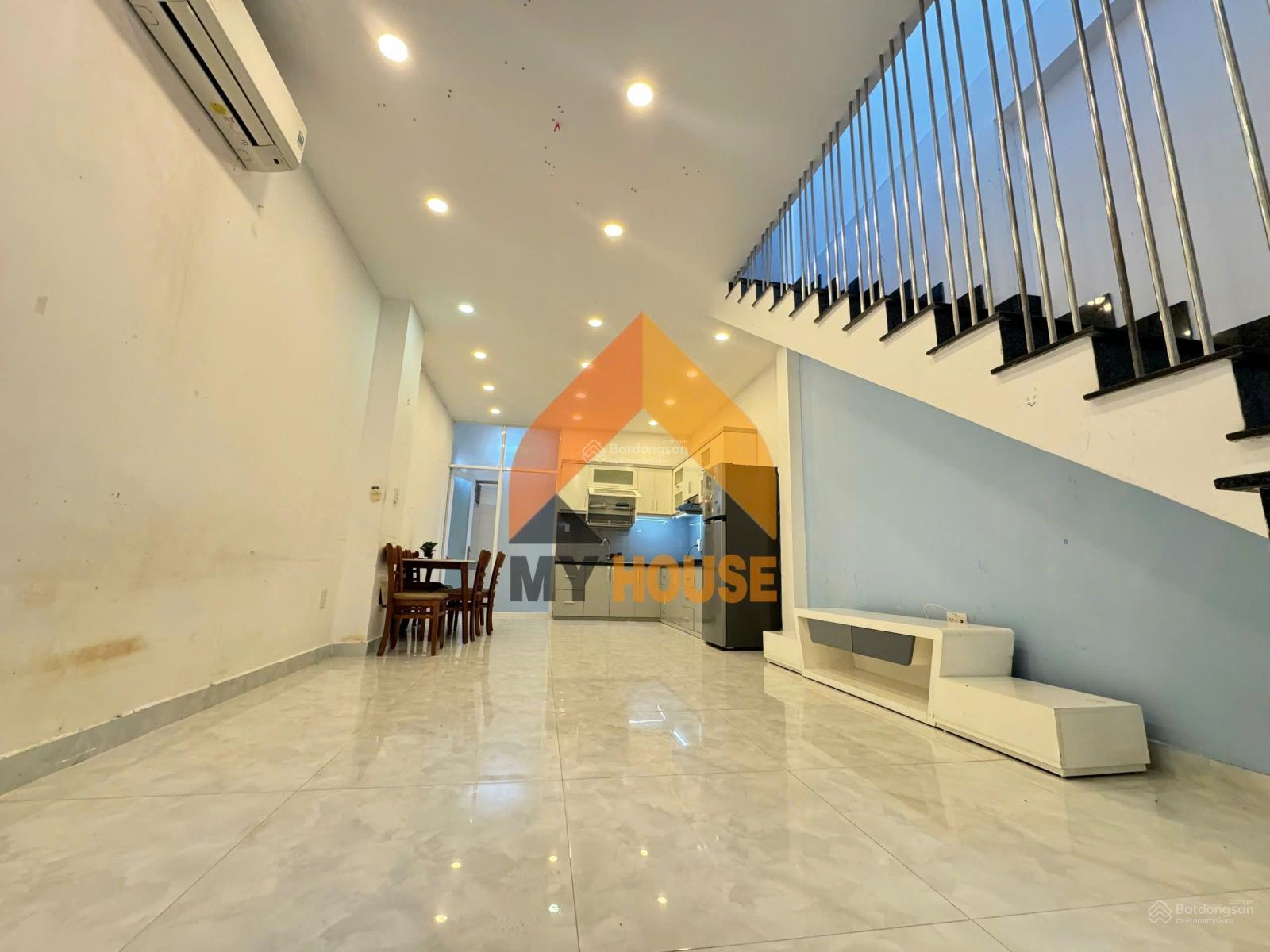 Hàng tốt giá rẻ nhà phố 2PN Thảo Điền có sân chill đường ô tô chỉ 22tr