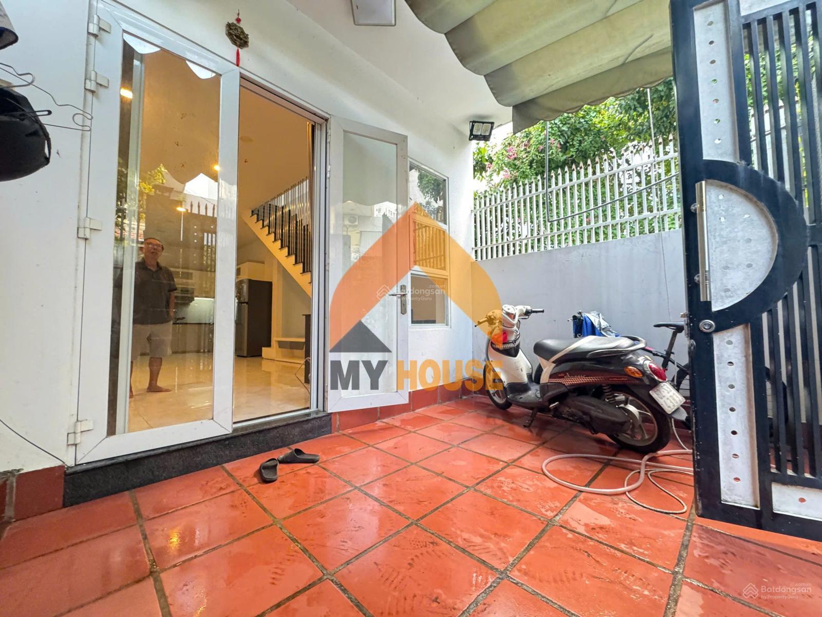 Hàng tốt giá rẻ nhà phố 2PN Thảo Điền có sân chill đường ô tô chỉ 22tr