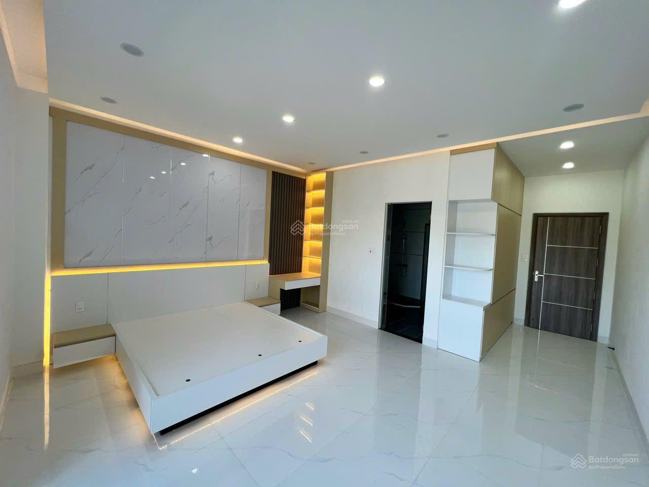 Bán nhà 3 lầu mới hoàn thiện mặt tiền đường Lý Thái Tổ lộ 47m