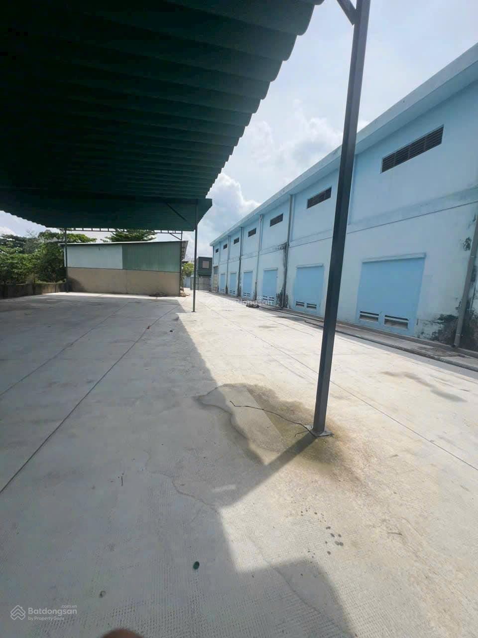 Cho thuê 1000m2 - 65 triệu/th, cont 40f vào OK