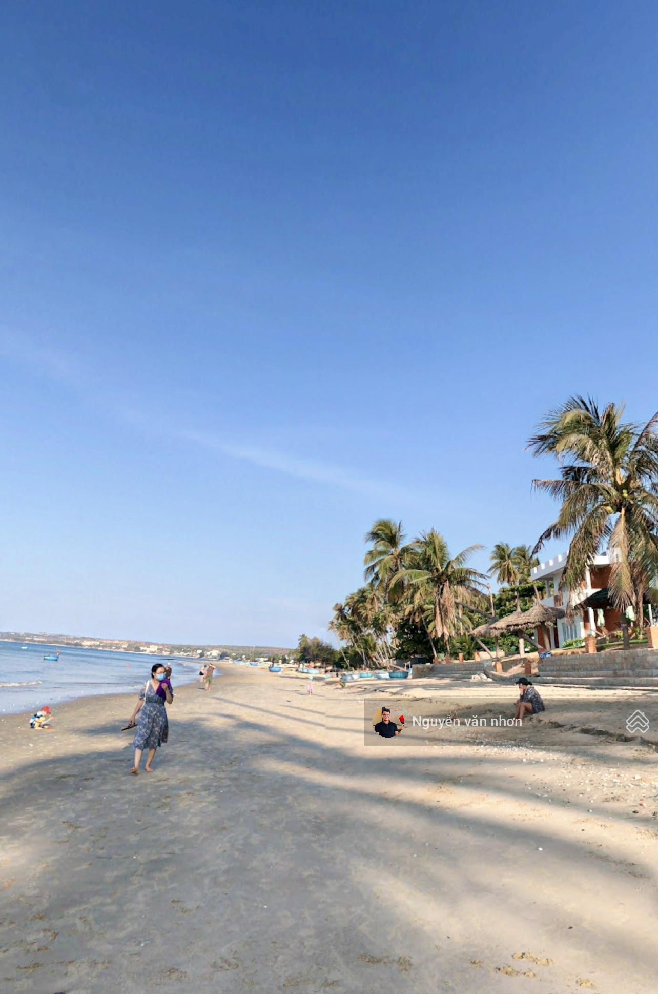 Mặt biển Nguyễn Đình Chiểu, Hàm Tiến