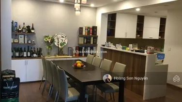 Cho thuê căn hộ Mandarin 3 phòng ngủ full nội thất sang trọng, 172m2, giá 26 tr/th. LH 0977 858 ***