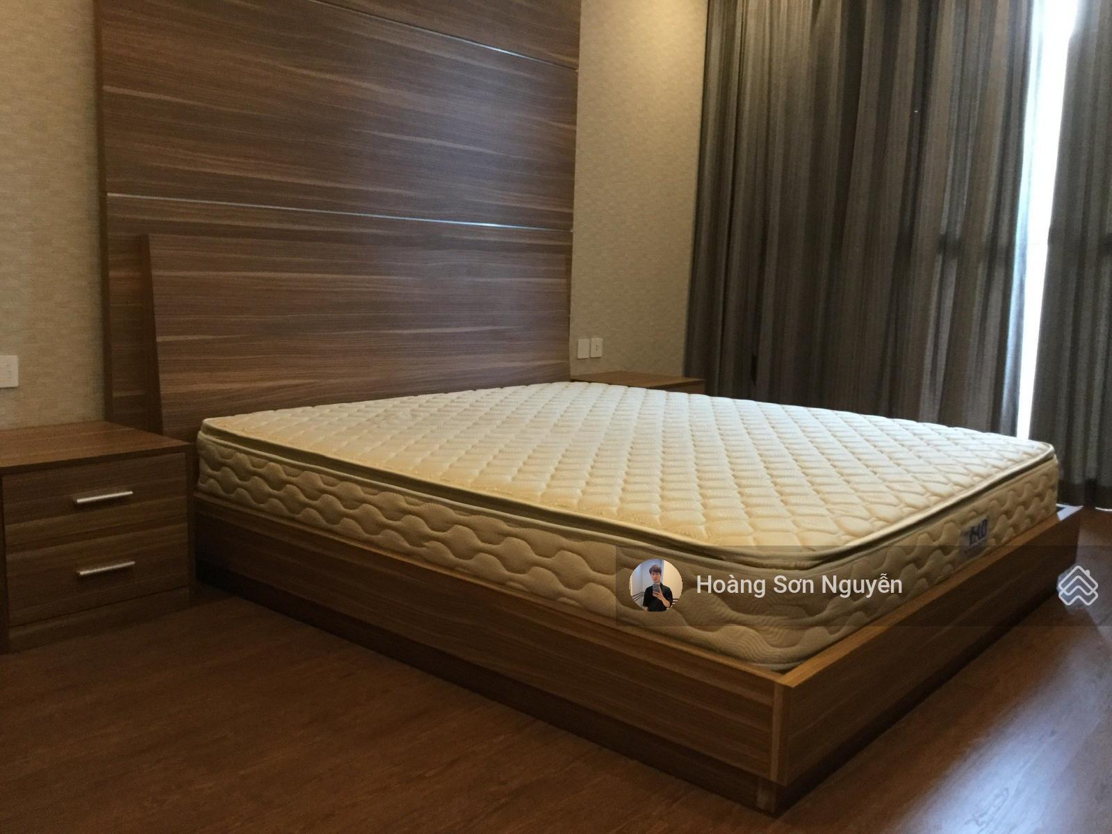 Cho thuê căn hộ Mandarin 3 phòng ngủ full nội thất sang trọng, 172m2, giá 26 tr/th. LH 0977 858 ***