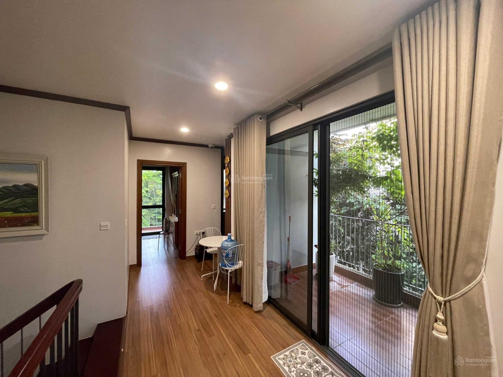 Năng Hải Villas - Bán nhanh biệt thự mặt hồ Vinhomes Thăng Long cực vip, 222m2 full nội thất, 42 tỷ