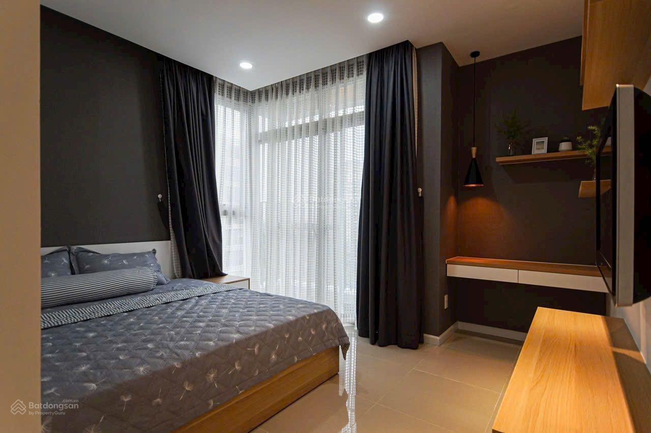 Cần tiền nên bán gấp CH Nam Phúc đối diện công viên Nam viên, 121m2, giá: 11 tỷ. Liên hệ 0916 376 ***