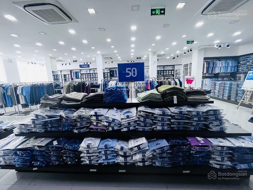 Toà mặt tiền ngang lớn 12m - hơn 600m2 sử dụng - tuyến thời trang trung tâm số 224 Nguyễn Trãi Q1