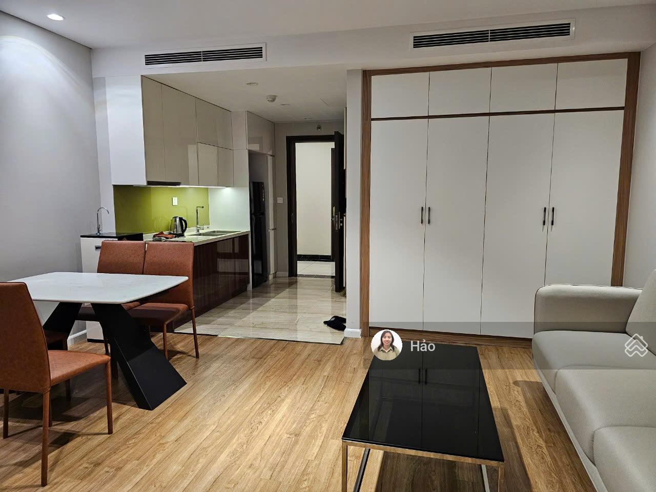 Bán căn hộ Sky City 88 Láng Hạ. DT 144m2, 3PN, 2WC. Giá 130tr/m2 full đồ. BC Đông Nam