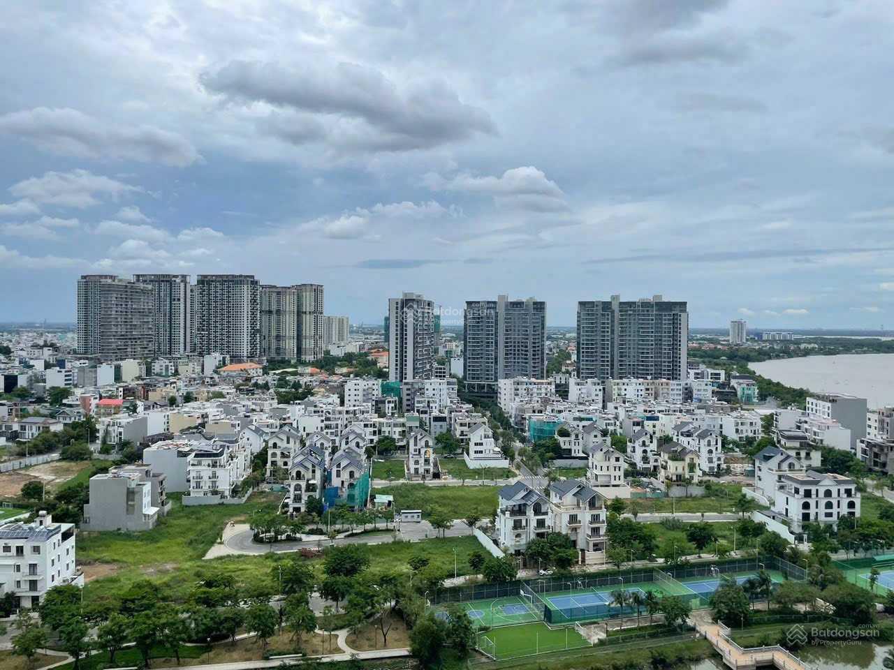 Kẹt tiền bán gấp căn nhà view sông Sài Gòn, Đảo Kim Cương Q2 gần uỷ ban TP. Thủ Đức, Thạnh Mỹ Lợi