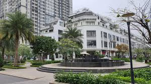 Lô biệt thự LK góc nhất 2 mặt thoáng, diện tích 192m2 nhà xây 4 tầng.Sân vườn siêu rộng.Giá 74,9 tỷ