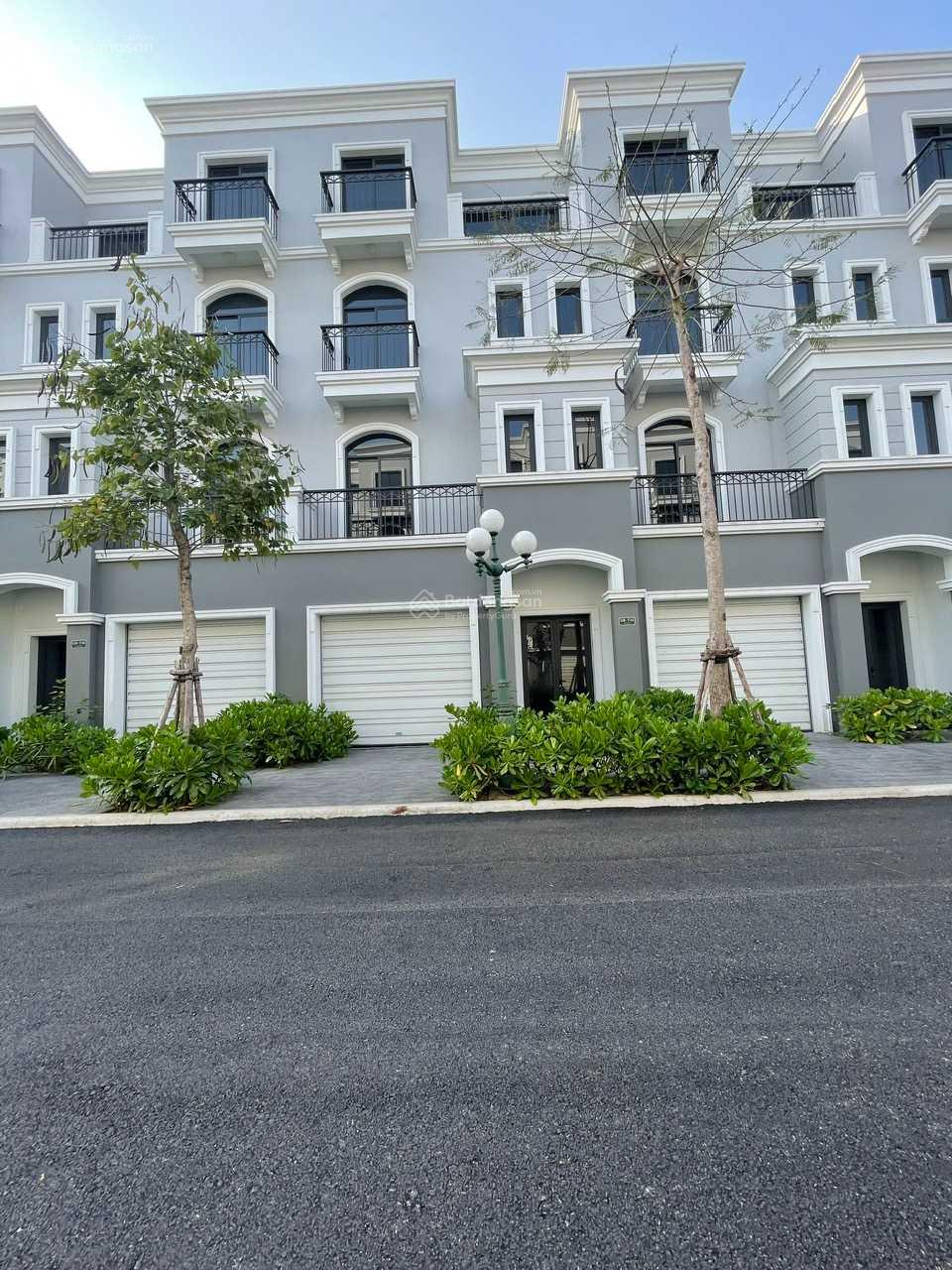 Quỹ căn chuyển nhượng giá đầu tư từ 8xx tỷ đến 9xx tỷ căn góc diện tích 104m2 xây 4 tầng 0973 670 ***