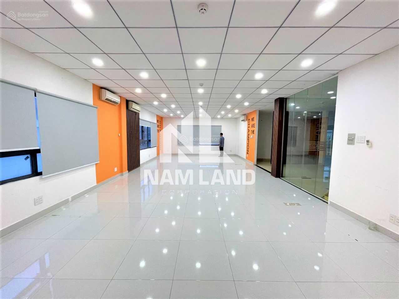Cho thuê văn phòng 200m2 gần trục đường chính p. An Phú giá 40 triệu