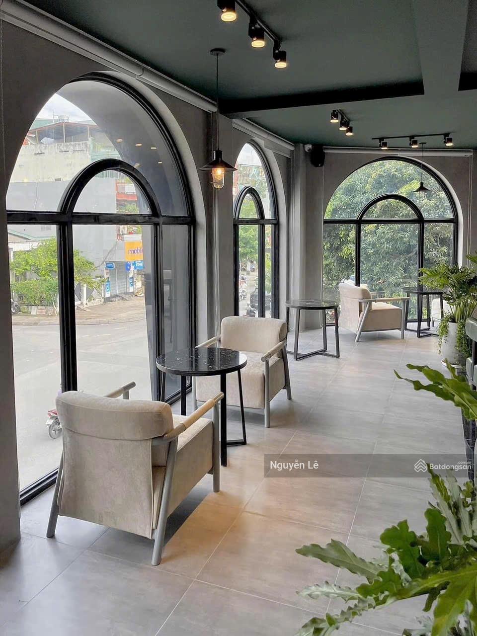 Chính chủ cần cho thuê góc 2 mặt tiền Hai Bà Trưng + Mạc Thị Bưởi, Quận 1 giá 100tr/th Chính chủ cần cho thuê góc 2 mặt tiền Hai Bà Trưng + Mạc Thị Bưởi, Quận 1 giá 100tr/th