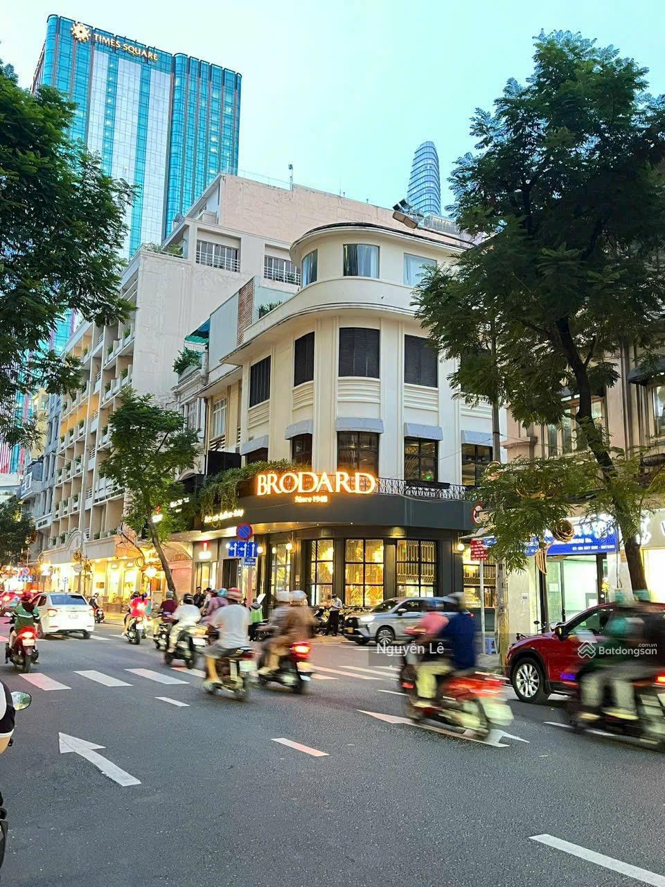 Chính chủ cần cho thuê góc 2 mặt tiền Hai Bà Trưng + Mạc Thị Bưởi, Quận 1 giá 100tr/th Chính chủ cần cho thuê góc 2 mặt tiền Hai Bà Trưng + Mạc Thị Bưởi, Quận 1 giá 100tr/th