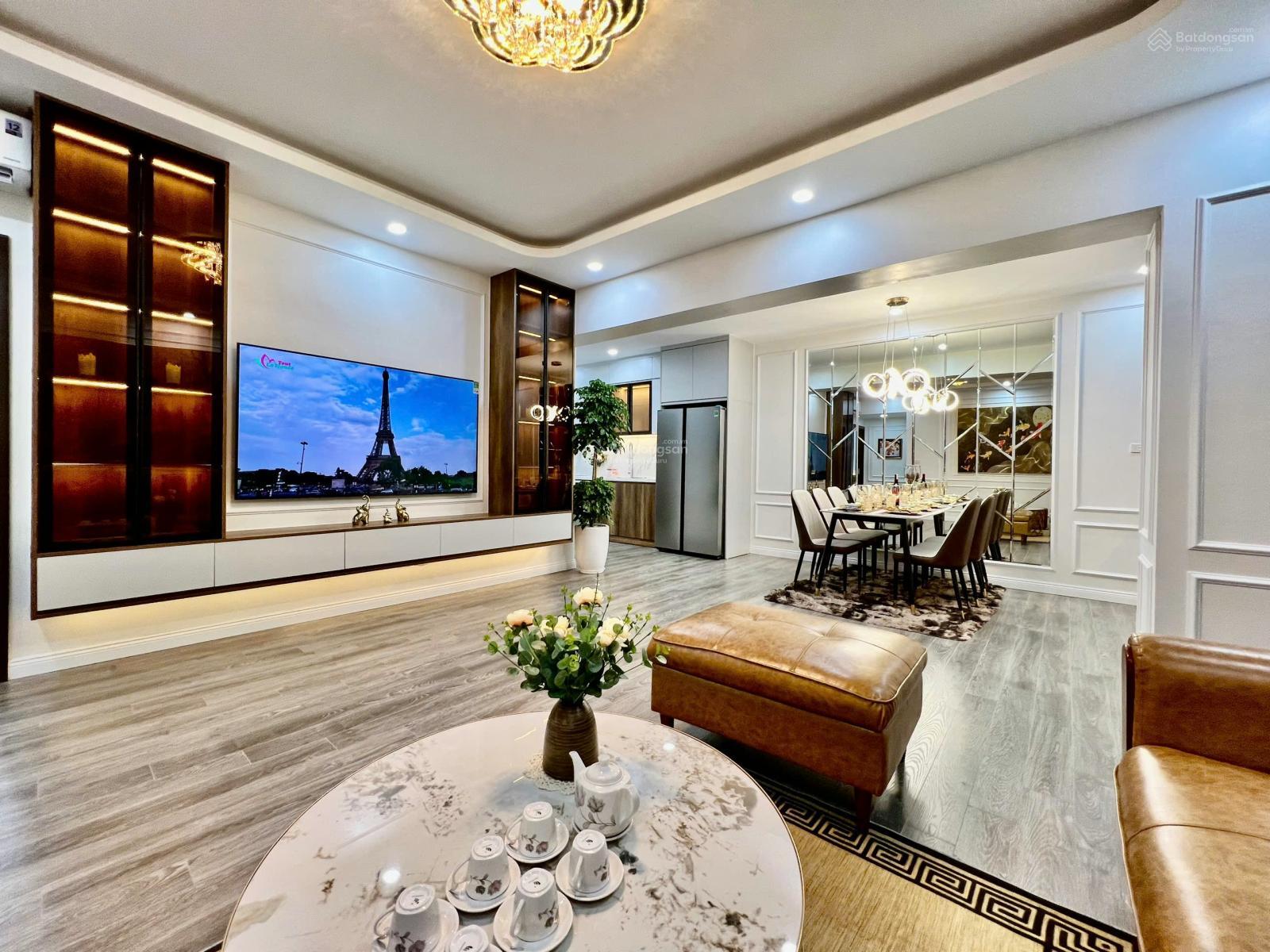 Chính chủ bán căn hộ 42m2 - 1PN1VS chung cư The Garden Mễ Trì. Giá 3.9 tỷ. Liên hệ 0985 222 ***
