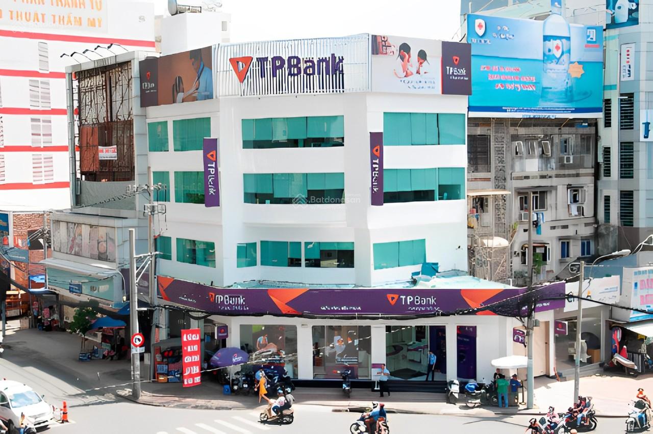 Cho thuê nhà mặt tiền 456A Nguyễn Thị Minh Khai, Quận 3. DT: 14x23m. T 5 lầu. DTSD: 1.900m2