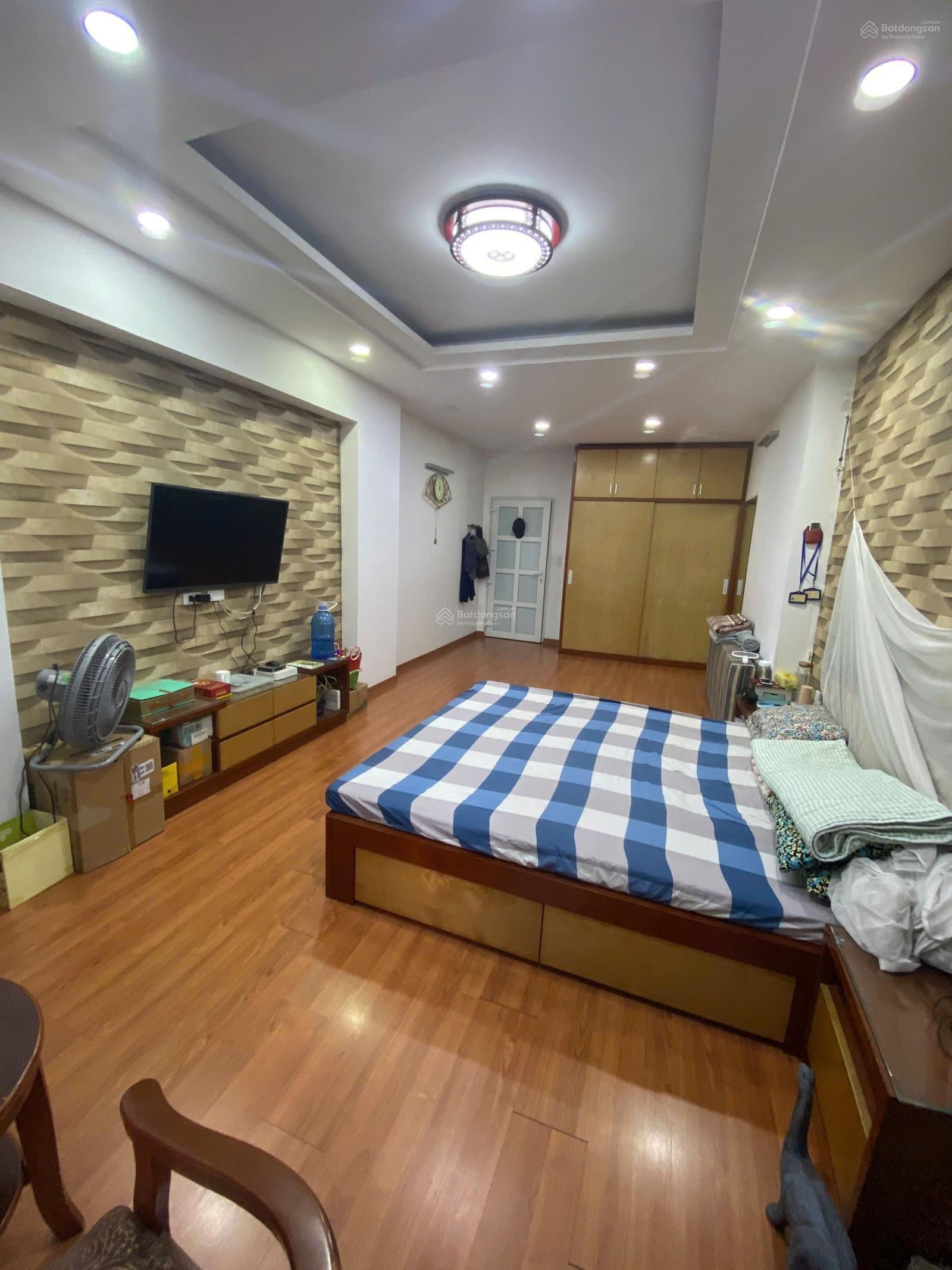 Cực hiếm nhỉnh 7 tỷ có nhà 50m2 x 4 tầng, ngõ rộng, 15m ra ô tô, phố Tân Ấp, Ba Đình, Hà Nội