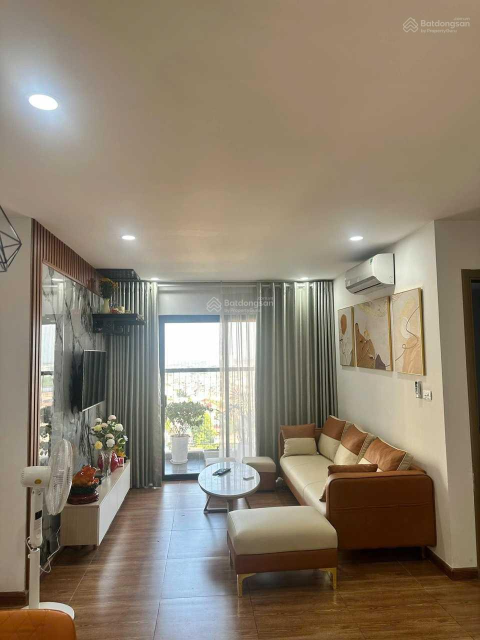 (Giá thật) Chính chủ cần bán căn hộ 69m2 tòa Samsora, ban công ĐN, 2N2W, giá 4,5 tỷ