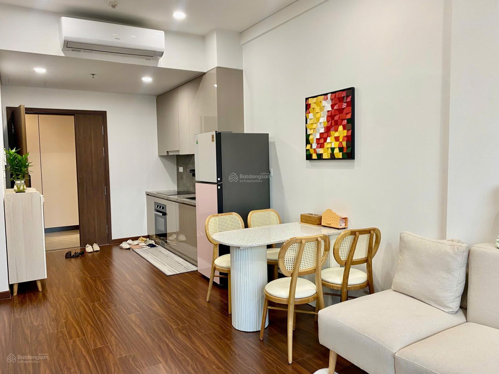 Cho thuê căn 2PN 2WC full đồ đẹp Masteri Waterfront chỉ 12tr bao phí dịch vụ