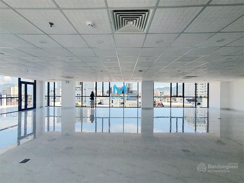 Bán tòa building Trần Hưng Đạo Q1: (8x24m) NH: 13m hầm 7 tầng HDT: 300tr/tháng giá đầu tư 55 tỷ