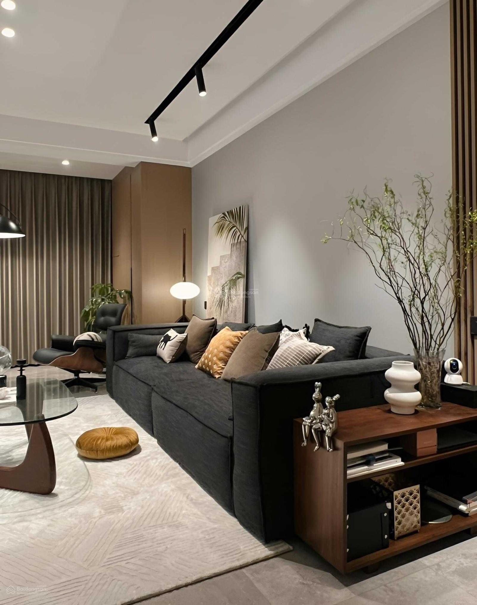 Bán Sunrise City 3PN North, 2 ban công mát mẻ - full NT ở - hồ bơi chân mây rất đẹp- Penthouse