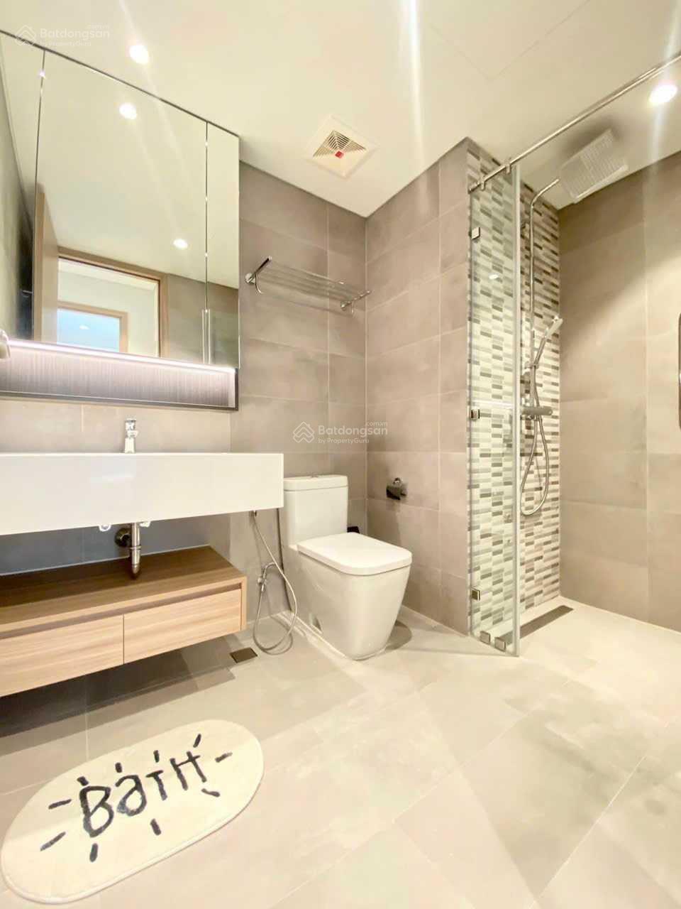 Cần bán gấp CC Viva Riverside DT 61m2, 2PN, 1WC view hồ bơi, giá 3.2 tỷ chi tiết LH: 0909 368 *** Hân