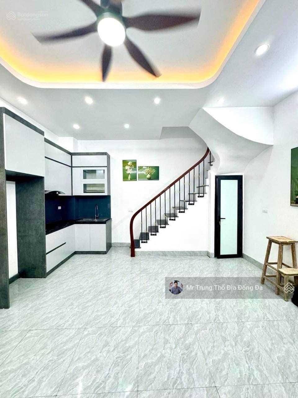 Độc nhất! La Thành, ngõ to thoáng, ba gác qua cửa, gần ô tô tránh, đủ nội thất, 4 ngủ, 43.5m2*5T