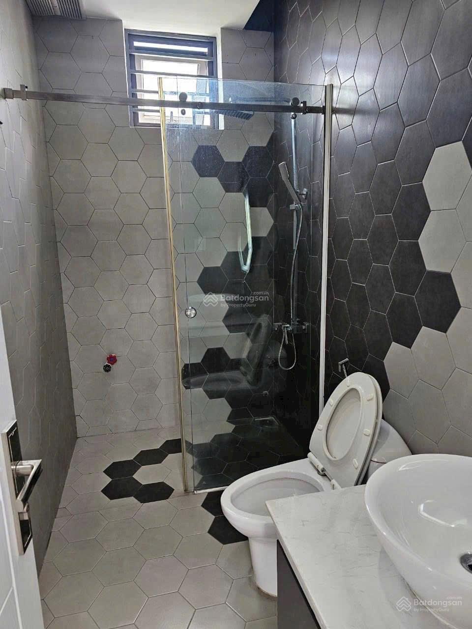 Hot! Nhà phố F0 chủ đầu tư ngay trung tâm Dĩ An, sổ hồng cầm tay sổ sẵn cầm tay 115m2/1ty500