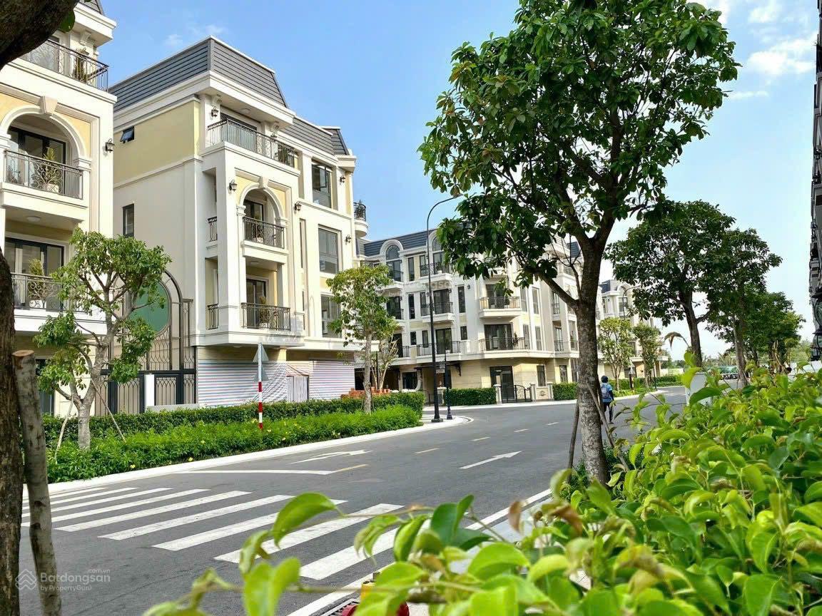 Biệt thự góc The Classia giá tốt. DT đất 206m2, DT sàn 456m2 căn đẹp nhất dự án ạ