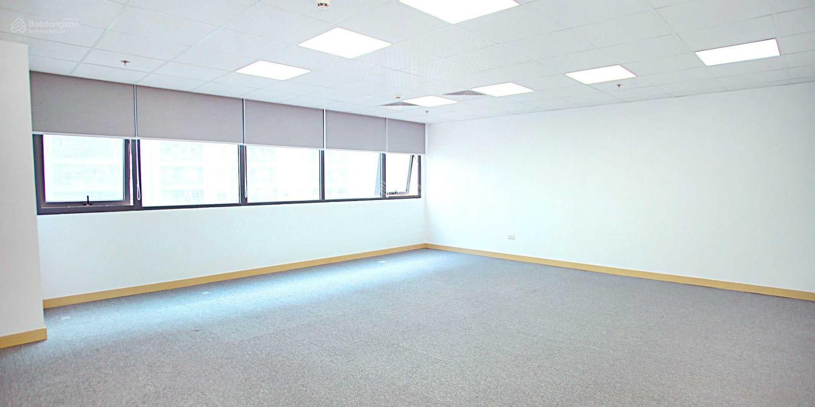 Tòa nhà An Dương Vương - Nguyễn Văn Cừ, Q5. DT: 15m x 30m, trệt 3 lầu. 180tr Tell: 0898 311 ***