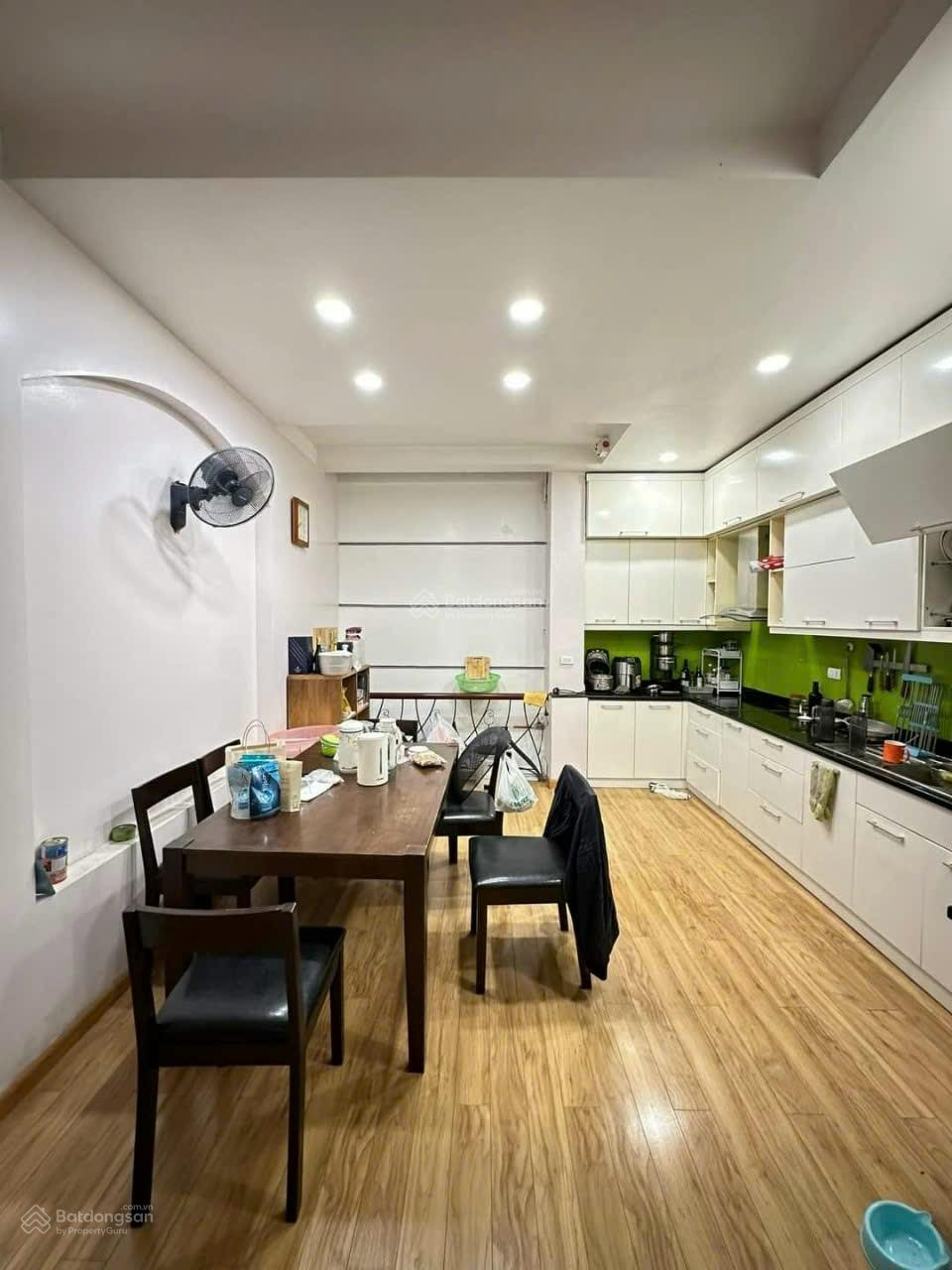 Cho thuê nhà 65m2*5 tầng, full đồ, ngõ 62 đường Nguyễn Chí Thanh, Đống Đa, giá 25 triệu/th Cho thuê nhà 65m2*5 tầng, full đồ, ngõ 62 đường Nguyễn Chí Thanh, Đống Đa, giá 25 triệu/th