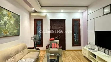 Cho thuê nhà 65m2*5 tầng, full đồ, ngõ 62 đường Nguyễn Chí Thanh, Đống Đa, giá 25 triệu/th