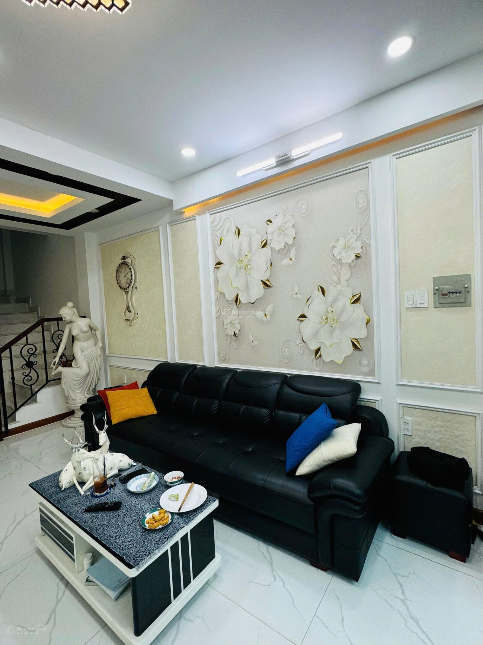 Bán nhà mới đường Tô Hiến Thành. 4m x 11m. 5 tầng tặng full nội thất. Giá 8.7 tỷ TL