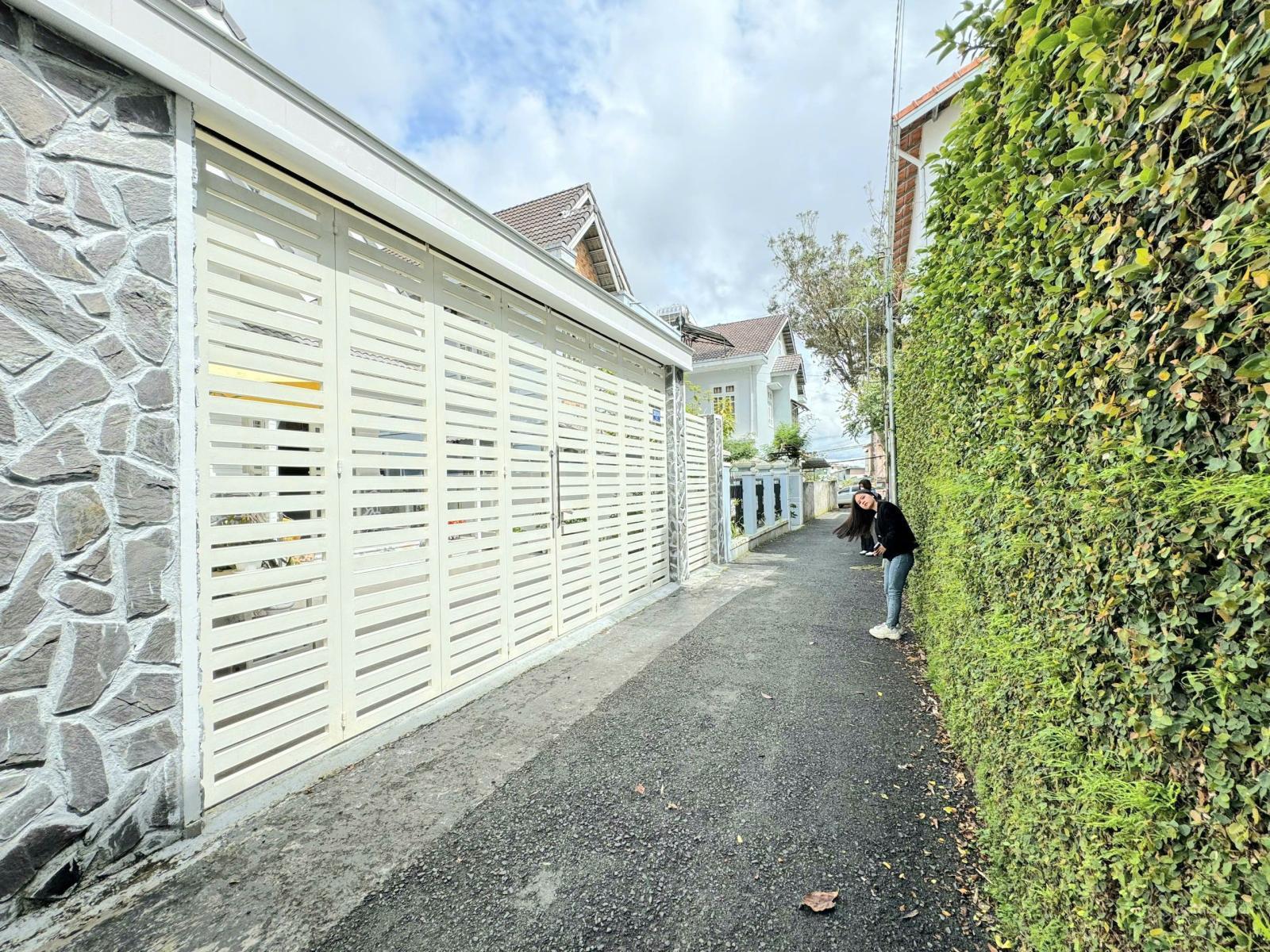 Bán villa đường Cô Giang - ngay khu biệt thự chỉnh chu bậc nhất Đà Lạt - cách trung tâm chỉ 1km