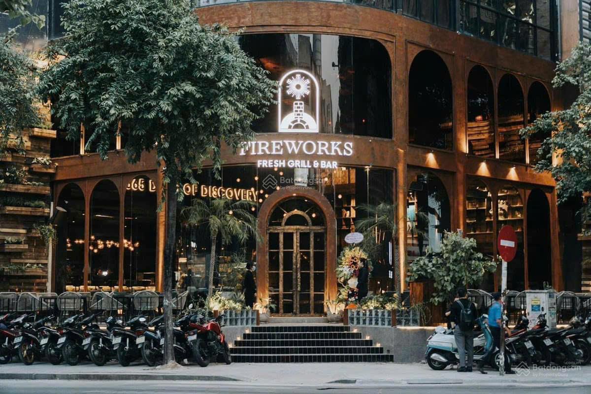 Chính chủ cần cho thuê gấp mặt tiền ngang 16m Nam Kỳ Khởi Nghĩa Quận 1