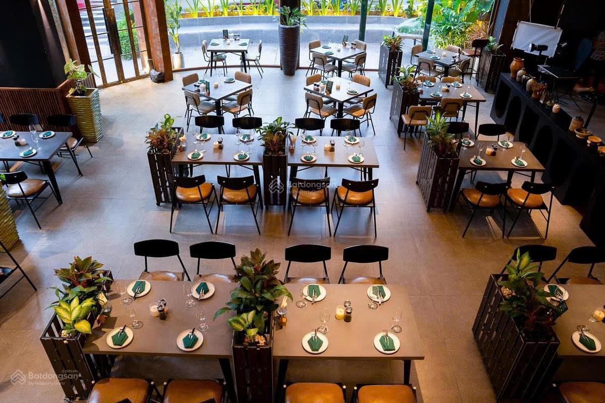 Chính chủ cần cho thuê gấp mặt tiền ngang 16m Nam Kỳ Khởi Nghĩa Quận 1