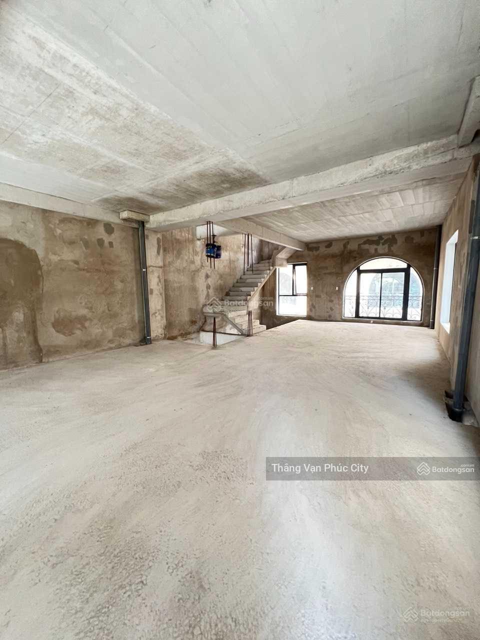 Bán mặt tiền Đinh Thị Thi 7x20m, 7x22m, trục đường sầm uất, kinh doanh buôn bán tốt vạn phúc city