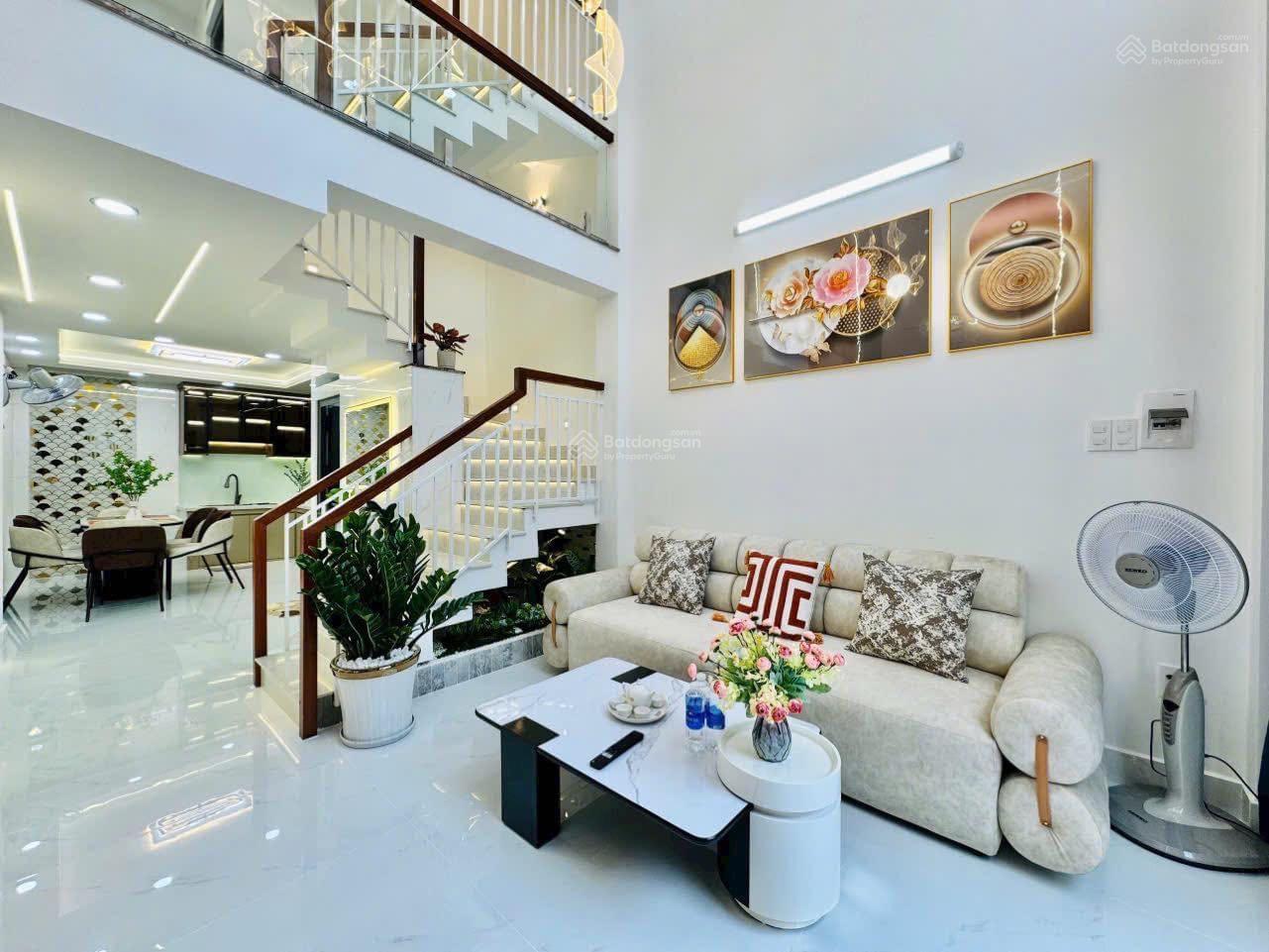 Ngộp vốn sang tên gấp Ung Văn Khiêm - P. 25 - Bình Thạnh, 76.5m2/3 tỷ 700 HXH, cho thuê 22tr SHR