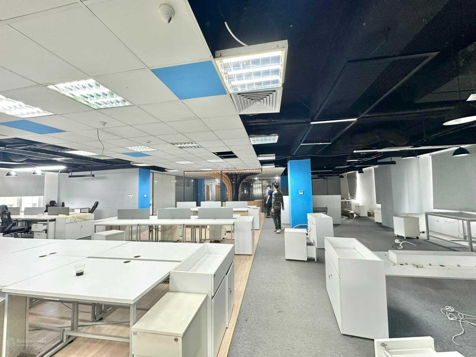 Chính chủ cho thuê văn phòng tại Petrowaco 97 - 99 Láng Hạ diện tích 70~1200m2 giá thuê 250k/m2/th