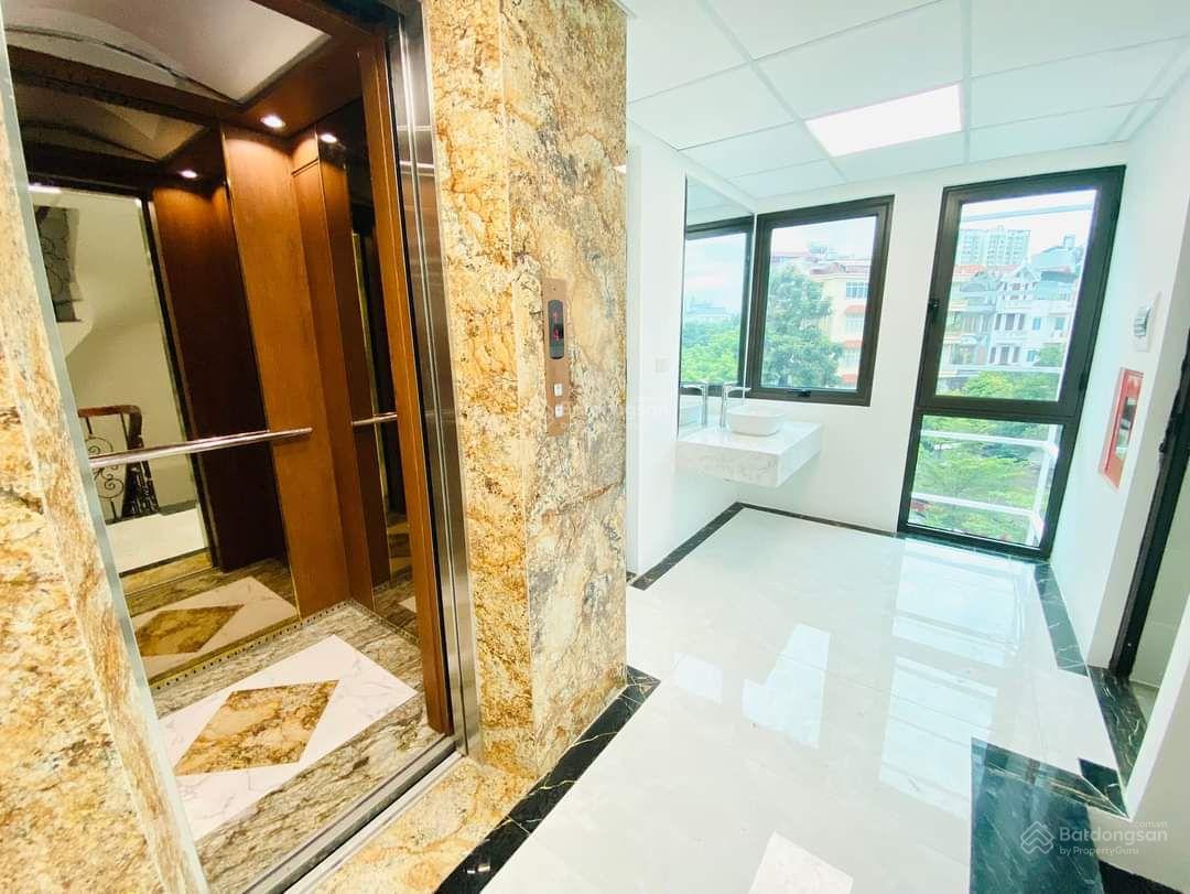 Bán toà nhà mặt Phố Huế, diện tích 525m2, 12 tầng, MT 36m, giá thương lượng