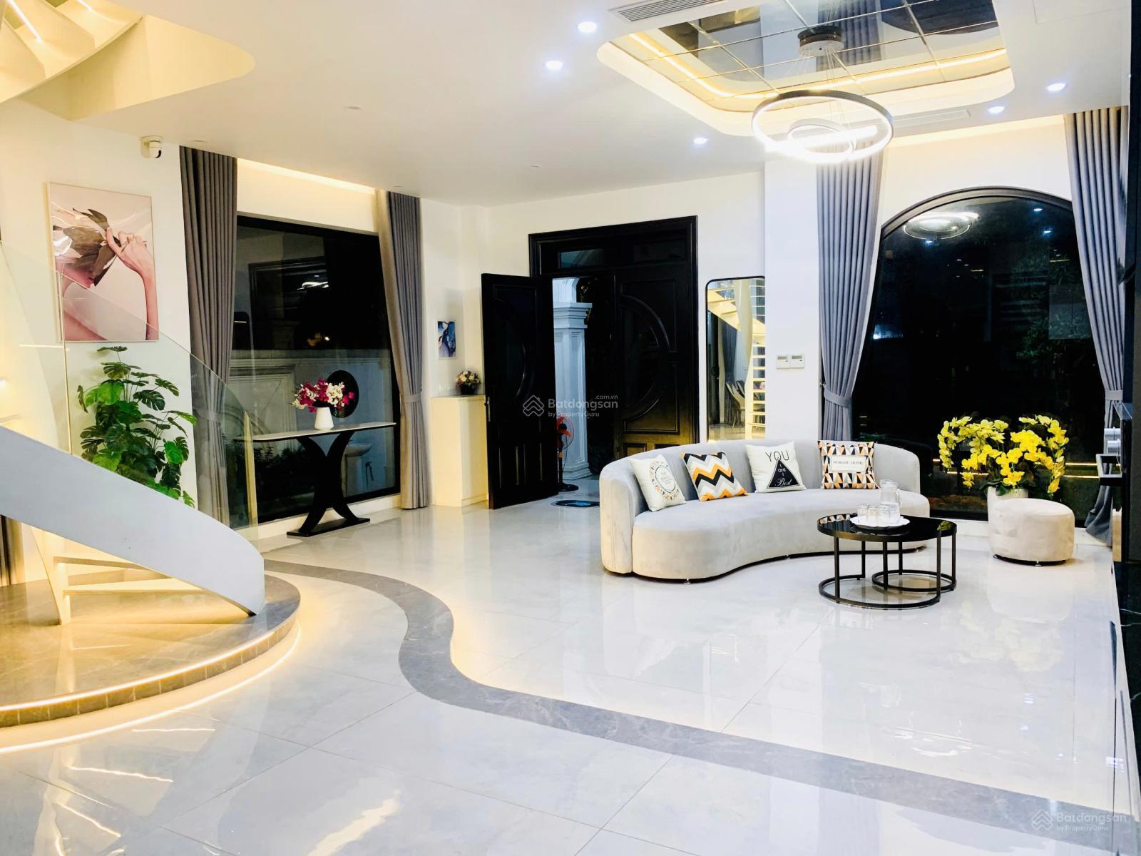Cho thuê biệt thự song lập gần hồ, công viên 4 ngủ full nội thất sang trọng tiện nghi LH 0889 729 ***