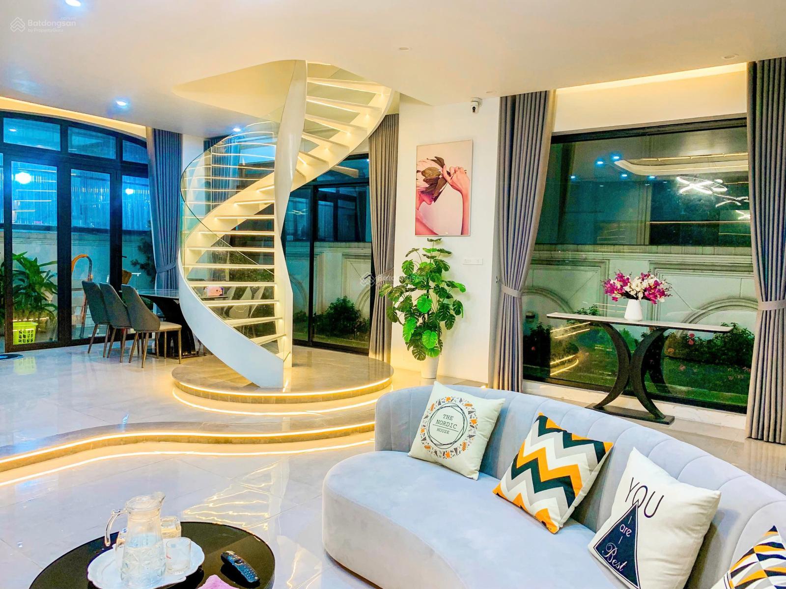 Cho thuê biệt thự song lập gần hồ, công viên 4 ngủ full nội thất sang trọng tiện nghi LH 0889 729 ***
